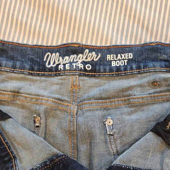Wrangler Retro 36x32 Relaxed Boot Jeans - Picture 6 of 7